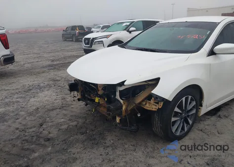 2017 Nissan Altima 2.5 Sv z USA, uszkodzony, nr VIN 1N4AL3AP8HC135283